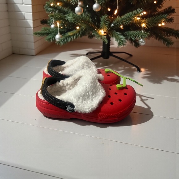 Crocs Kids Classic Lined Santa Clog K Red White Fuzzy Winter Size 12 Toddler - Picture 2 of 8